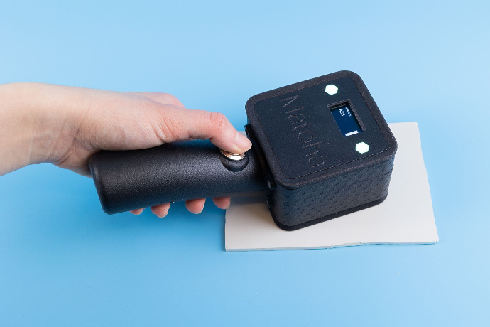 PlasTell plastics ID device